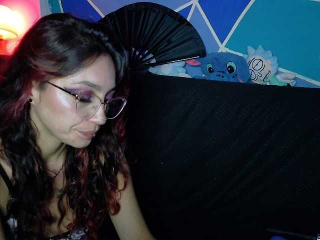 Elizabeth911's BongaCams show and profile