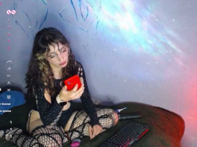 Elizabeth911's BongaCams show and profile