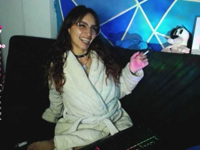 Elizabeth911's BongaCams show and profile