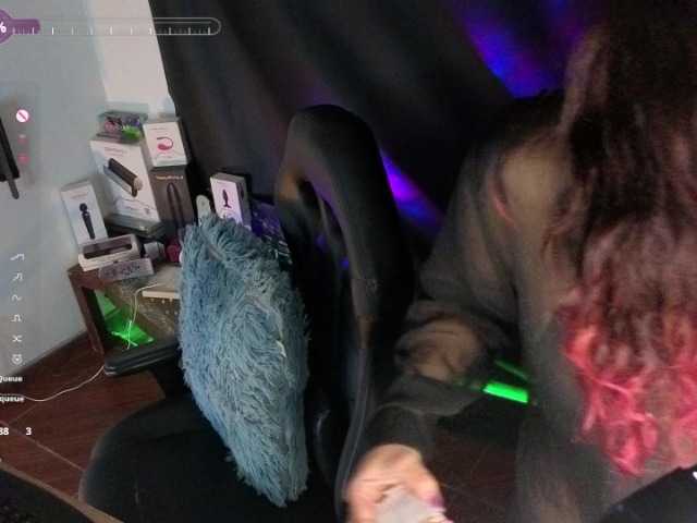 Elizabeth911's BongaCams show and profile