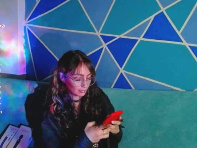 Elizabeth911's BongaCams show and profile