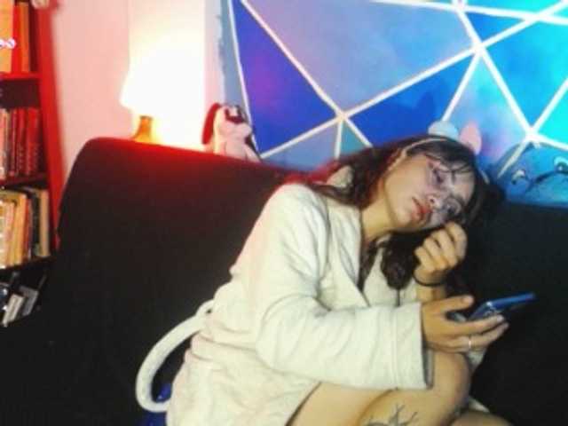 Elizabeth911's BongaCams show and profile