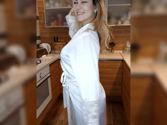 EnergyGirl's BongaCams show and profile