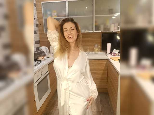 EnergyGirl's BongaCams show and profile