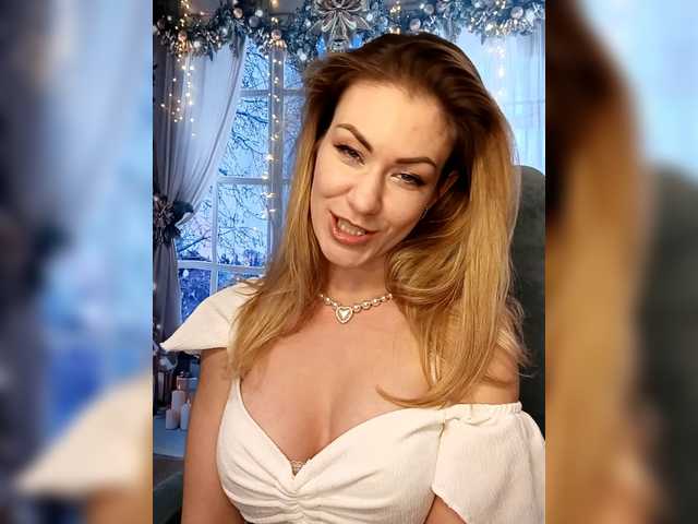 EnergyGirl's BongaCams show and profile