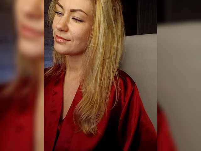 EnergyGirl's BongaCams show and profile