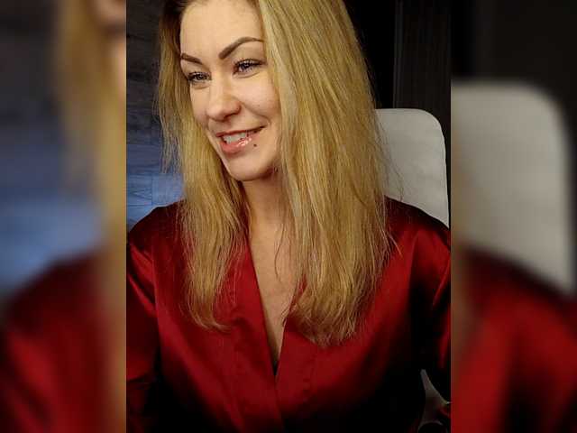 EnergyGirl's BongaCams show and profile