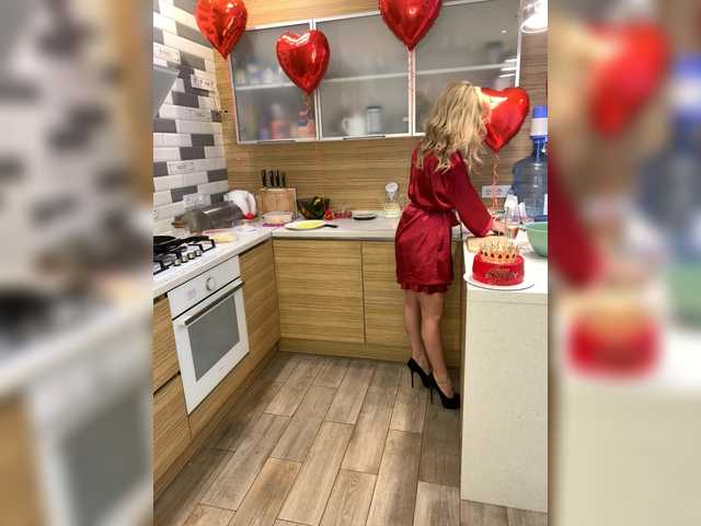 EnergyGirl's BongaCams show and profile