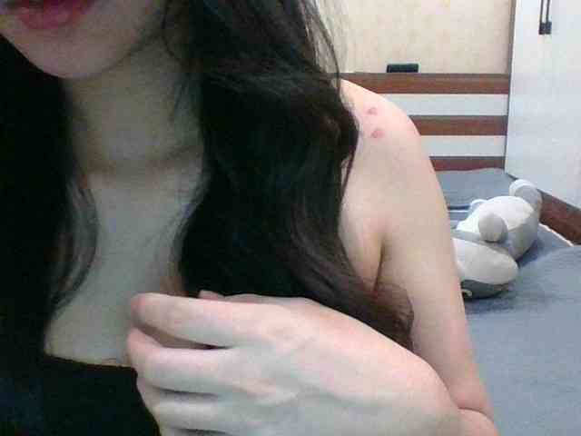 Layla99 webcam