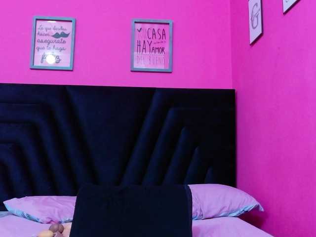 mamaneedsfun's BongaCams show and profile