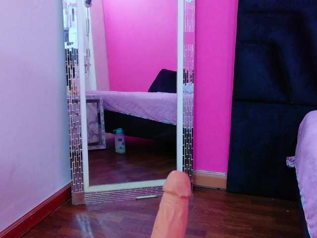 mamaneedsfun's BongaCams show and profile