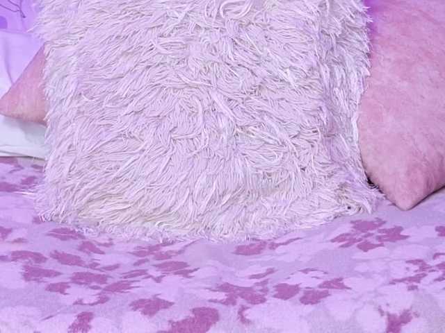 MiaGrayce's BongaCams show and profile