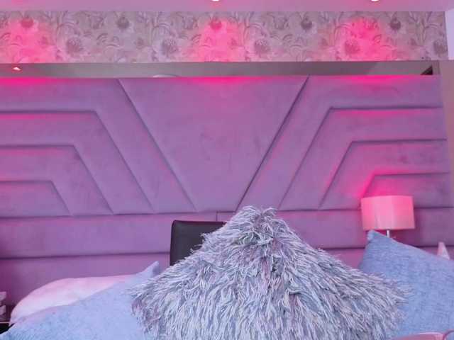 MiaGrayce live cam profile