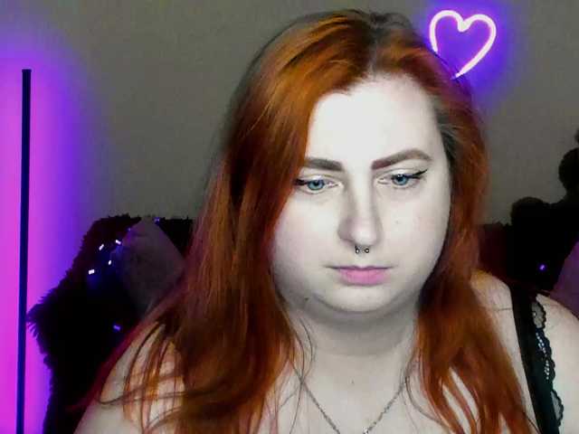 Aliciaredluv's BongaCams show and profile