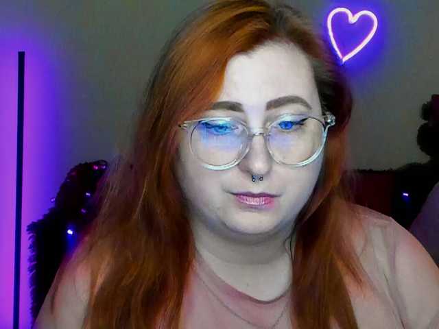 Aliciaredluv's BongaCams show and profile