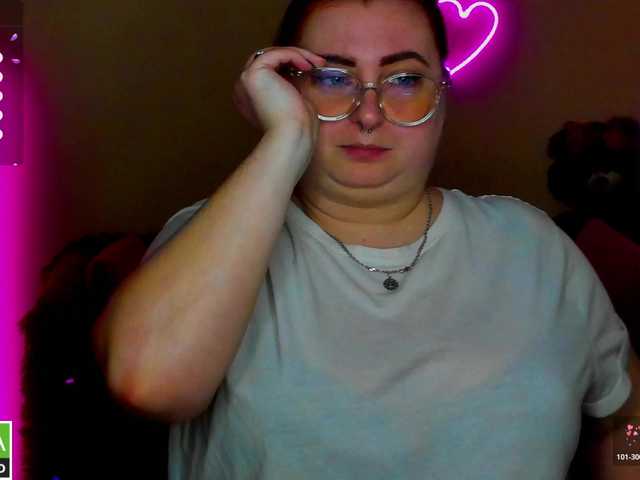 Aliciaredluv's BongaCams show and profile