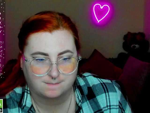 Aliciaredluv's BongaCams show and profile