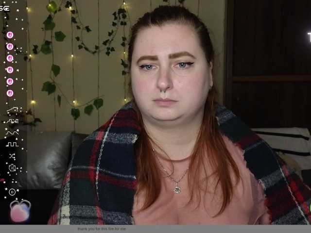 Aliciaredluv's BongaCams show and profile