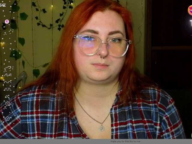 Aliciaredluv's BongaCams show and profile