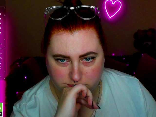 Aliciaredluv's BongaCams show and profile