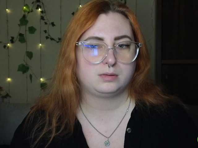 Aliciaredluv's BongaCams show and profile