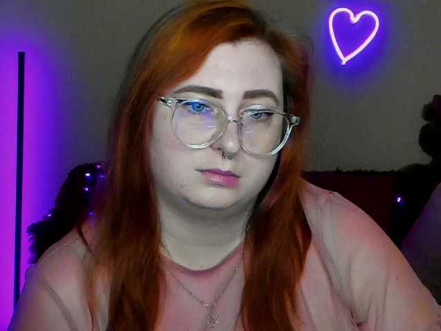 Aliciaredluv's BongaCams show and profile