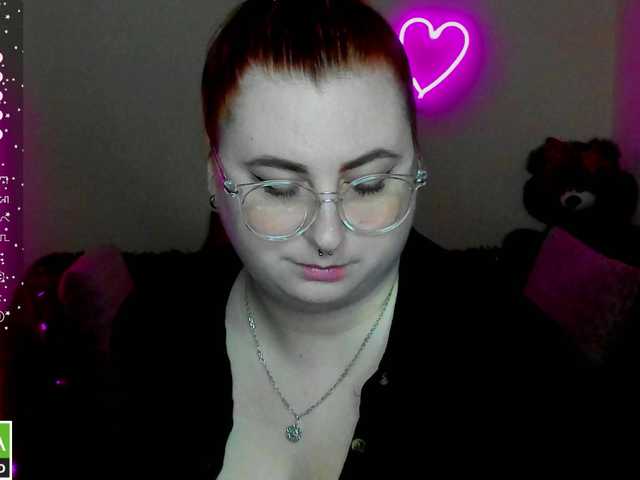 Aliciaredluv's BongaCams show and profile