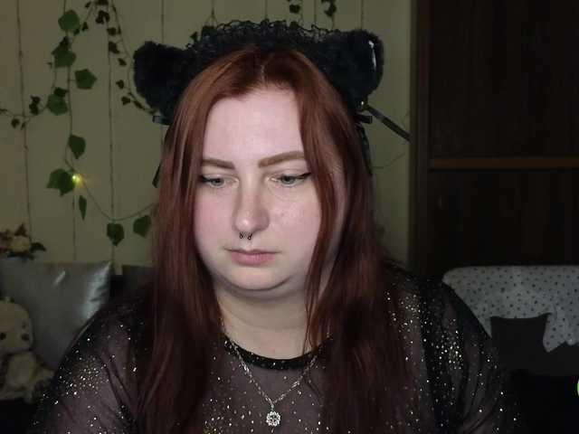 Aliciaredluv's BongaCams show and profile