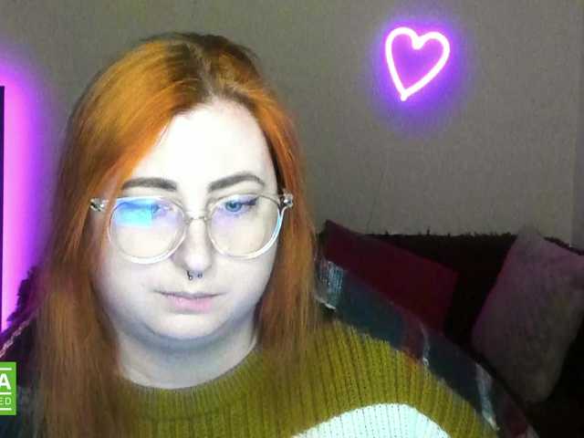 Aliciaredluv's BongaCams show and profile