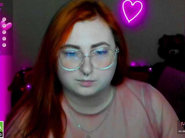 Aliciaredluv's BongaCams show and profile