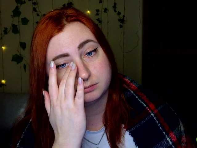 Aliciaredluv's BongaCams show and profile