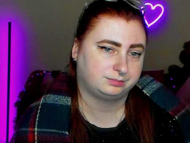 Aliciaredluv's BongaCams show and profile