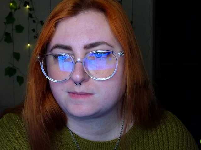 Aliciaredluv's BongaCams show and profile