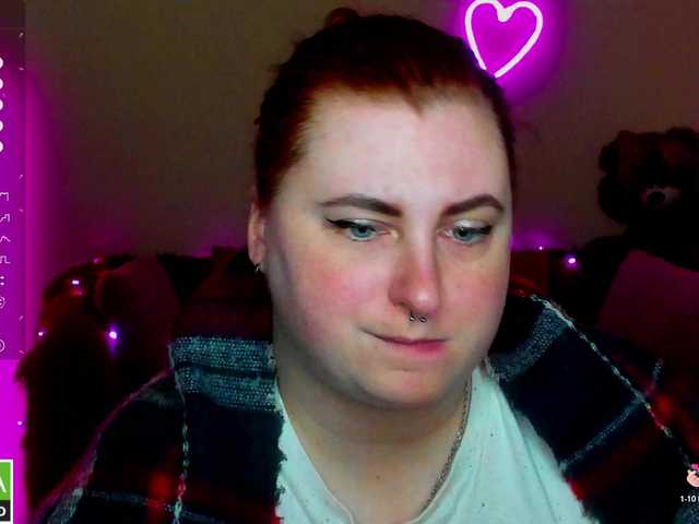 Aliciaredluv's BongaCams show and profile