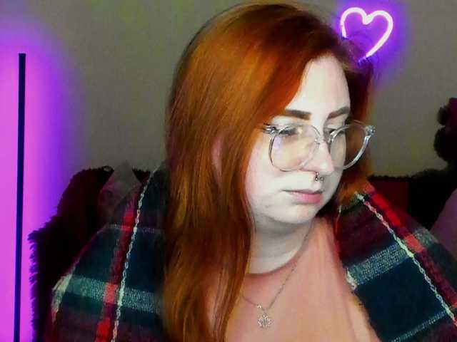 Aliciaredluv's BongaCams show and profile