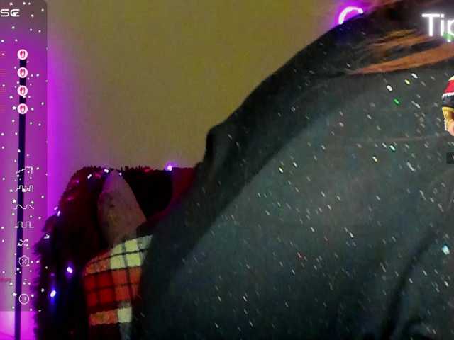 Aliciaredluv's BongaCams show and profile