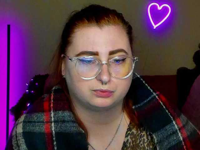 Aliciaredluv's BongaCams show and profile