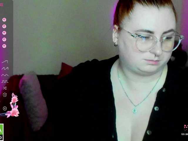 Aliciaredluv's BongaCams show and profile