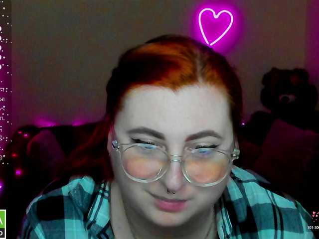 Aliciaredluv's BongaCams show and profile