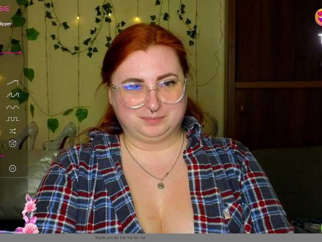 Aliciaredluv's BongaCams show and profile