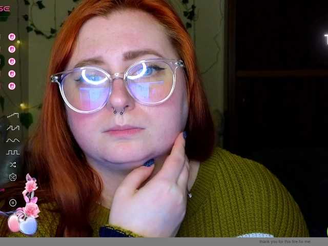 Aliciaredluv's BongaCams show and profile