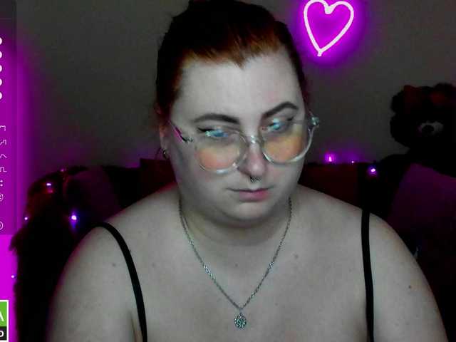 Aliciaredluv's BongaCams show and profile