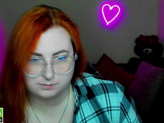 Aliciaredluv's BongaCams show and profile