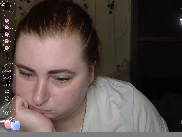 Aliciaredluv's BongaCams show and profile