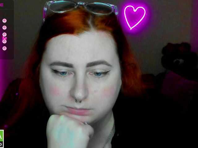 Aliciaredluv's BongaCams show and profile