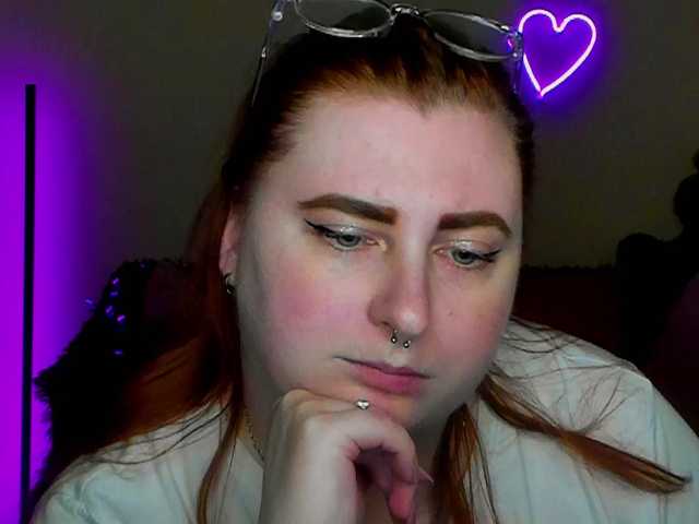 Aliciaredluv's BongaCams show and profile