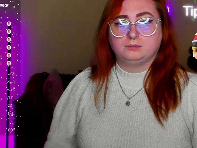 Aliciaredluv's BongaCams show and profile