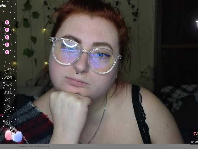 Aliciaredluv's BongaCams show and profile