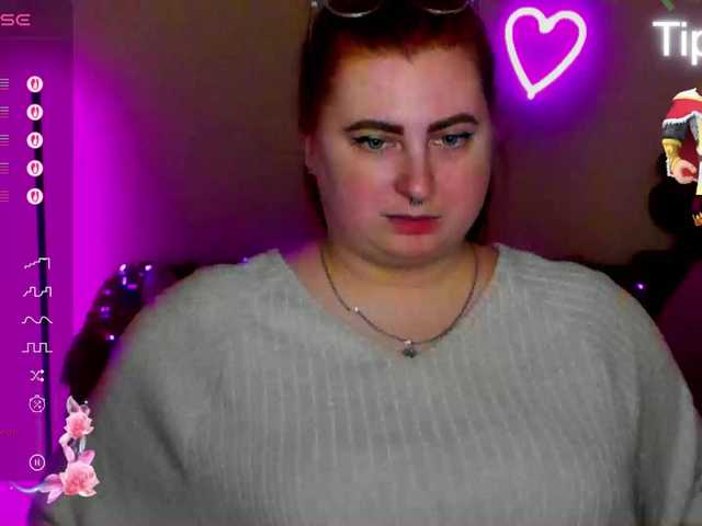 Aliciaredluv's BongaCams show and profile