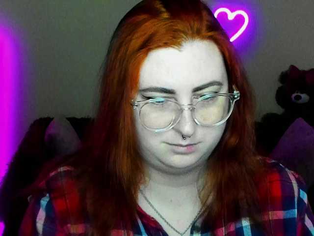 Aliciaredluv's BongaCams show and profile